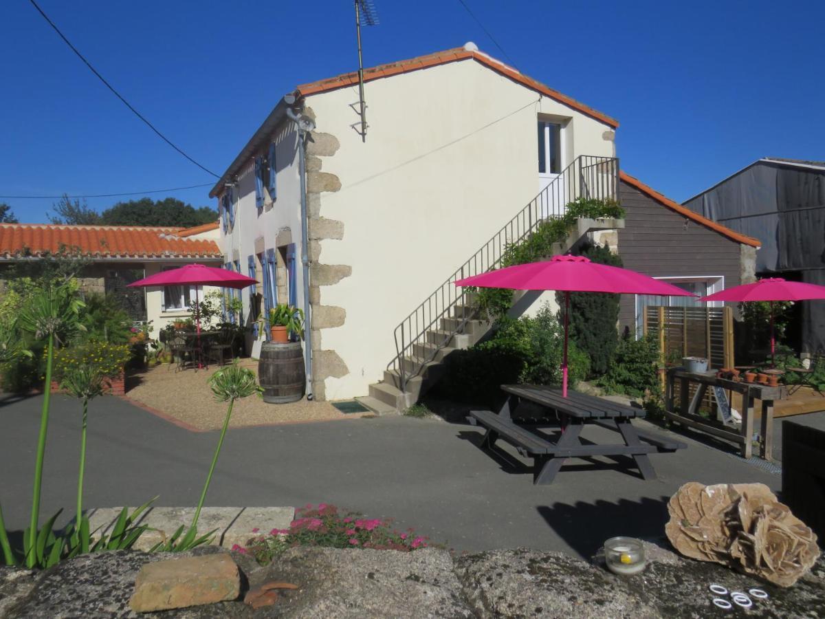 Domaine Des Fees Apartment La Gaubretiere Luaran gambar