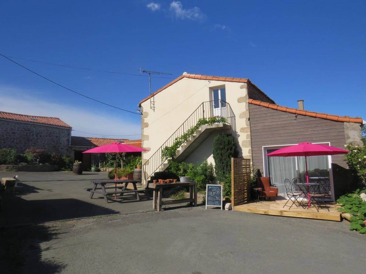 Domaine Des Fees Apartment La Gaubretiere Luaran gambar