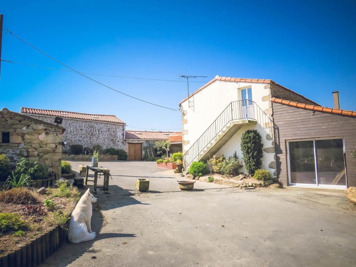 Domaine Des Fees Apartment La Gaubretiere Luaran gambar