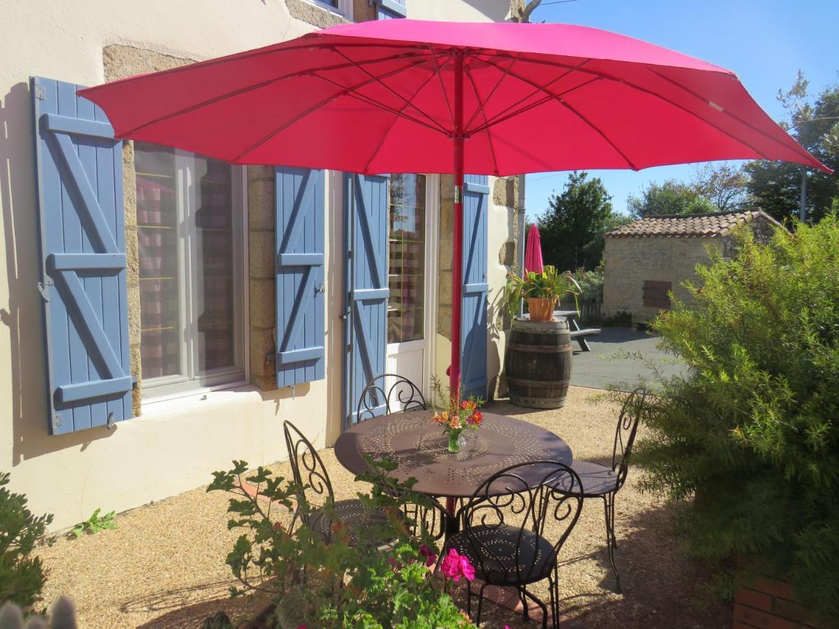 Domaine Des Fees Apartment La Gaubretiere Luaran gambar